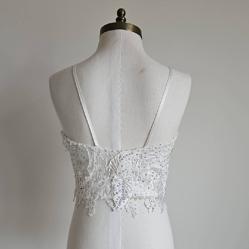 Formal white lace top and pink taffeta pleated skirt - Picture 5 of 7